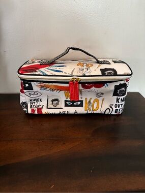 Sonia Kashuk "Knock Out Beauty" weekender cosmetic bag